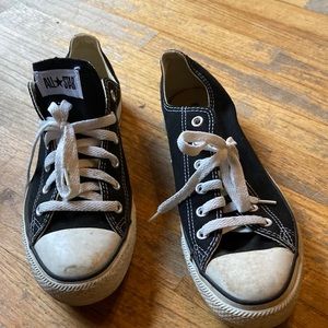 Black white converse